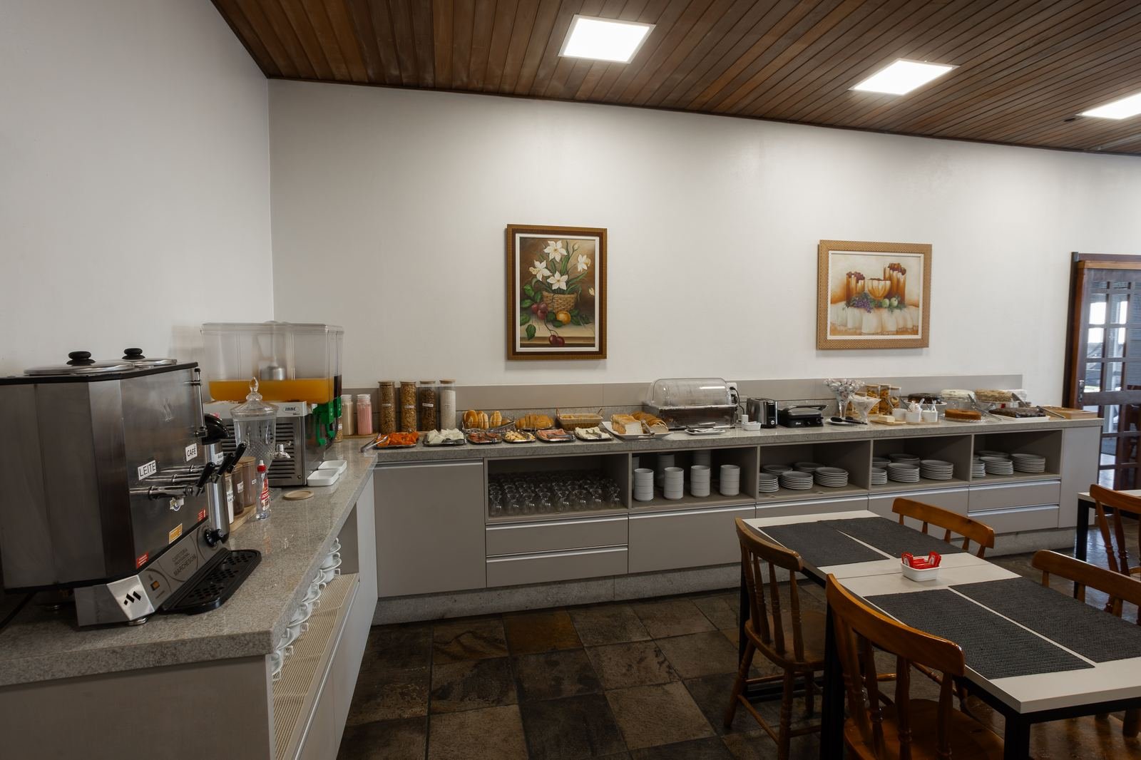 Buffet completo do café da manhã